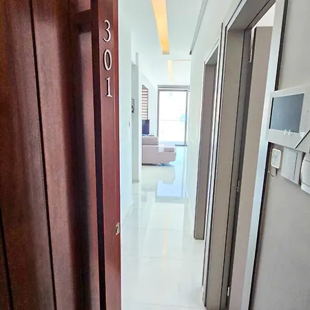 Seaview Business Hub Apartment Larnaca